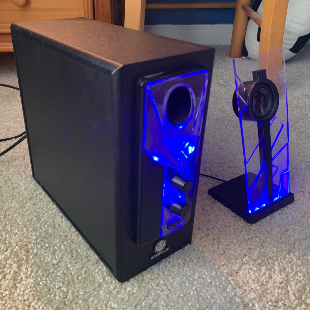 Speaker with subwoofer
